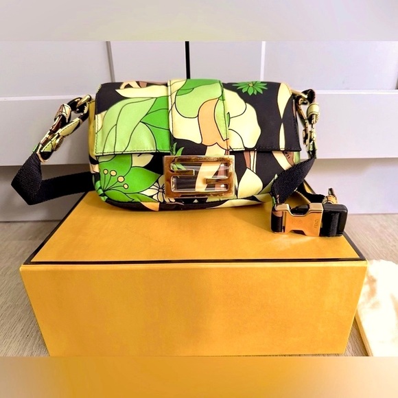 FENDI SS20 Floral Nylon Baguette Convertible Bag w RECEIPT/ TAGS - Picture 2 of 16